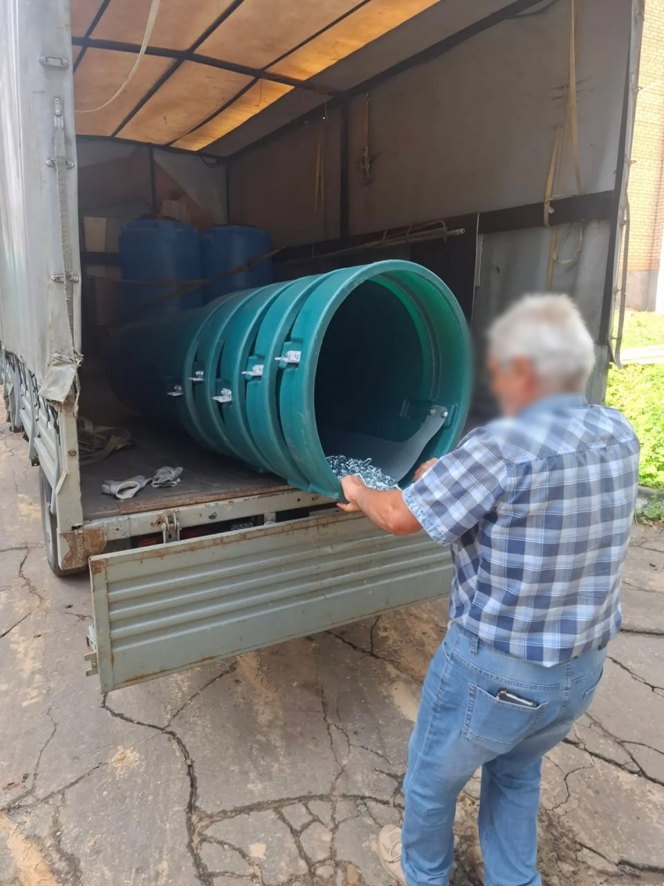 Поставка мусоросбросов 01