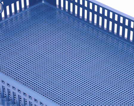 Пластиковый лоток 740х465х95 с мелкой перфорацией дна