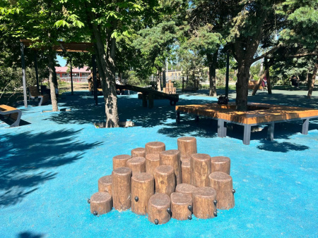 Пирамида из бревен HARDWOOD «Камызяк»
